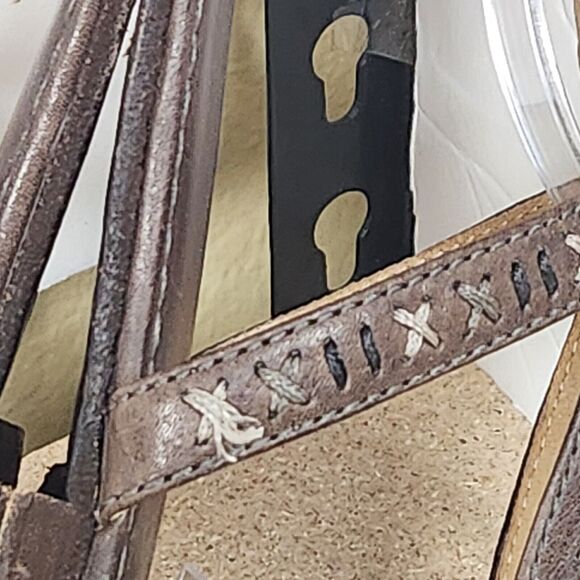 Frye Brown Leather Beaded T Thong Sandals Flats Boho Size Cross stitch - Picture 12 of 16